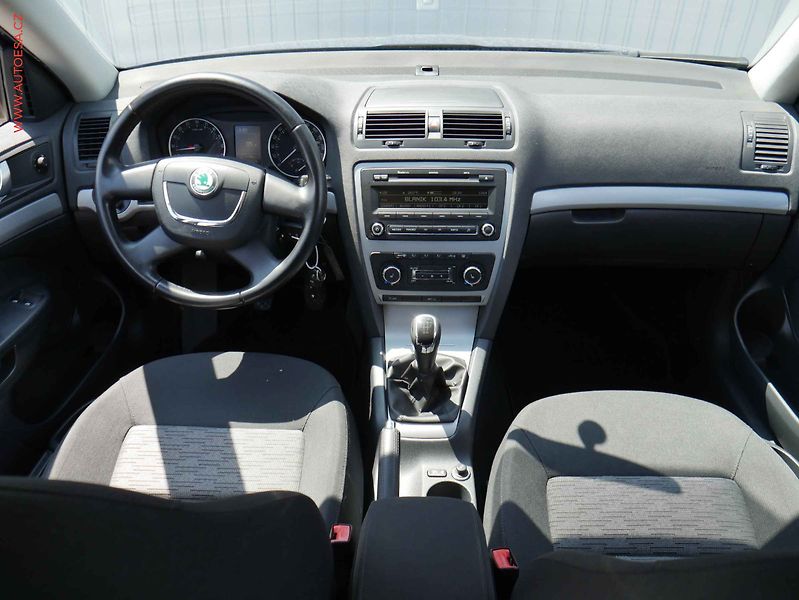 Škoda Octavia (2012) 1.6 TDi, 2.maj,ČR, Ambition - fotka 8 z 14