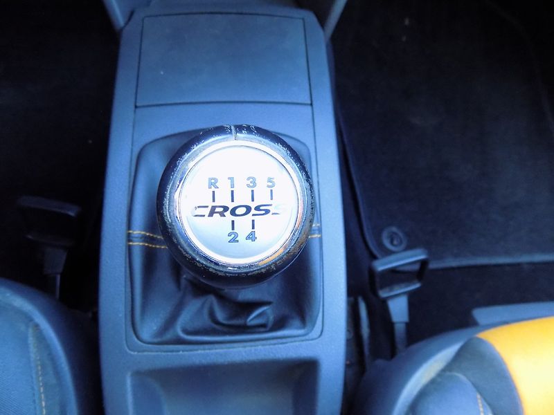Volkswagen Polo (2006) 1.4MPi/Cross/16V/Klimatizace/ - fotka 28 z 35