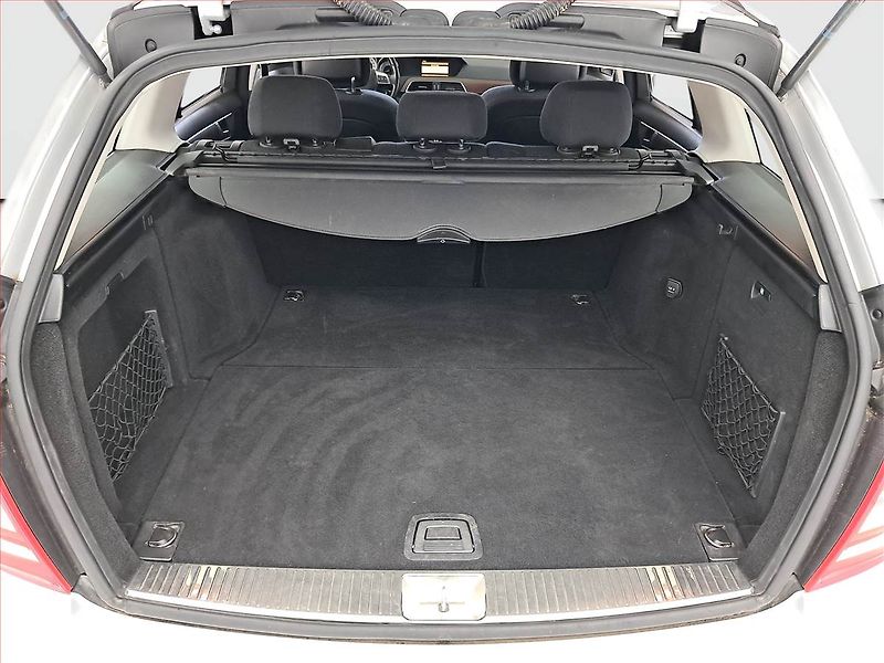 Mercedes-Benz Třídy C (2011) Elegance C 180, Automat, Navi - fotka 14 z 19