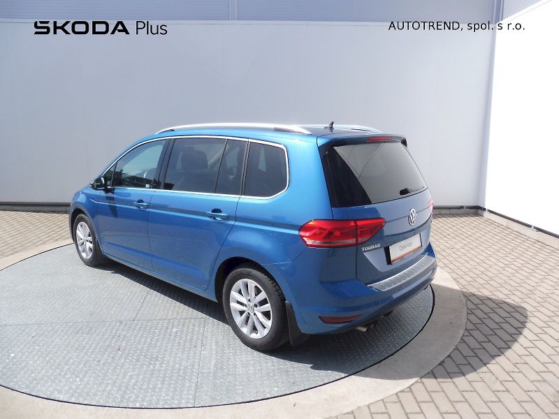 Volkswagen Touran (2016) Highline 1,4 TSI 110kW DSG - fotka 24 z 26