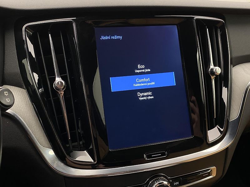 Volvo V60 D4 AWD INSCRIPTION AUT - fotka 45 z 46