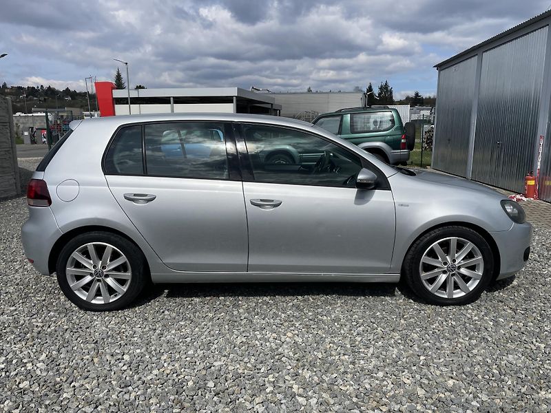 Volkswagen Golf 1.6TDi 105PS  6 HIGHLINE TOP!! - fotka 13 z 176