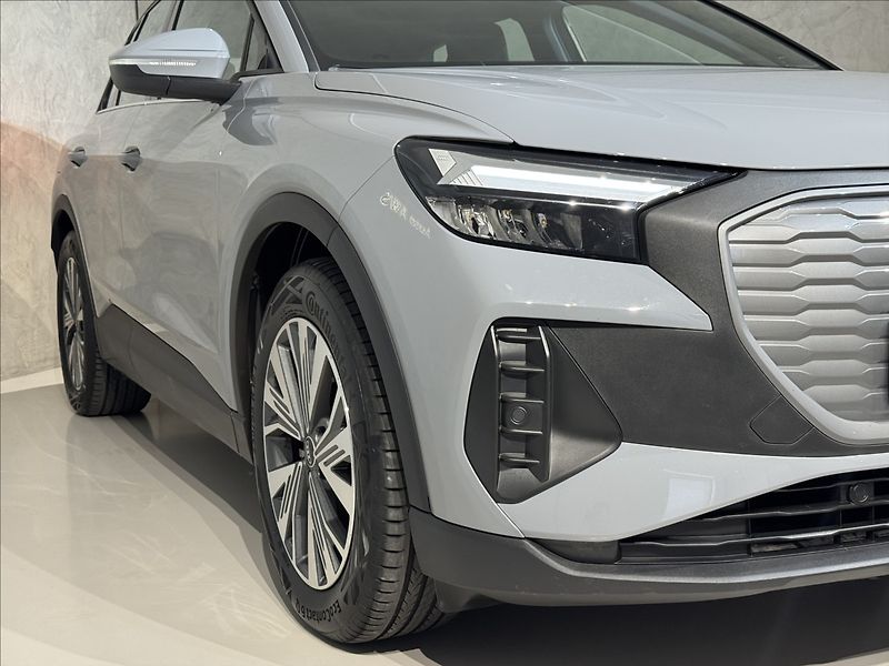 Audi Q4 e-tron 35 125kW LED Kessy PDC - fotka 6 z 45