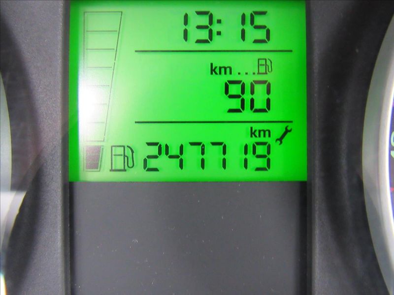 Škoda Fabia 1,4 16V 63kW Style Combi - fotka 14 z 26