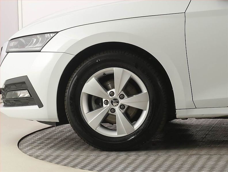 Škoda Octavia (2021) 2.0 TDI, Automat, Navi - fotka 15 z 26