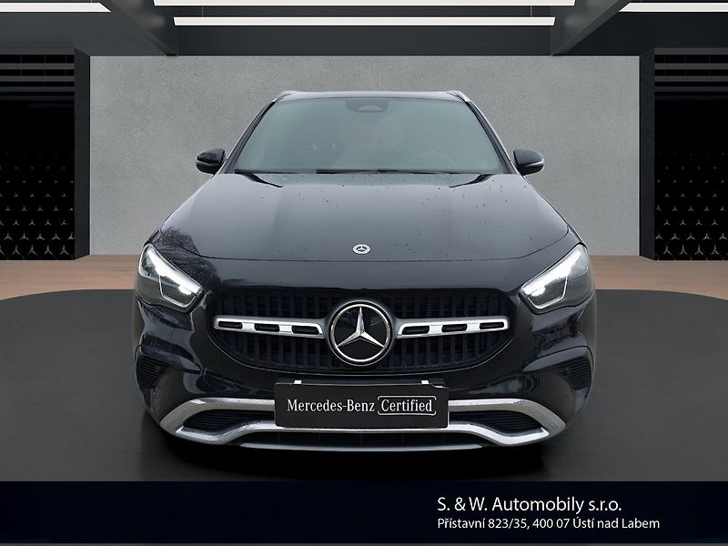 Mercedes-Benz GLA GLA180d - fotka 2 z 26
