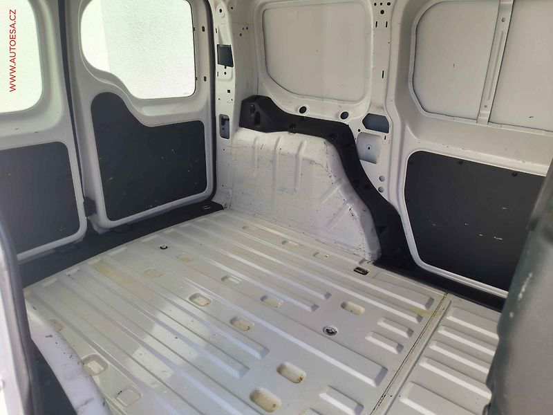 Volkswagen Caddy (2021) 2.0TDi, AC, tempo - fotka 9 z 19