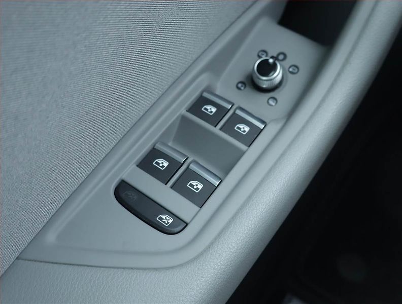 Audi A4 (2022) 35 TDI, Automat, Navi - fotka 20 z 24