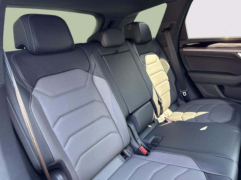Volkswagen Touareg TDI 210kW R-Line Vzduch DYN - fotka 7 z 17
