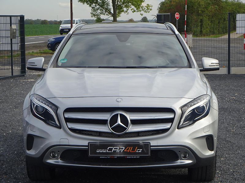 Mercedes-Benz GLA 200d 100kW 4MATIC PANORAMA  - fotka 2 z 40