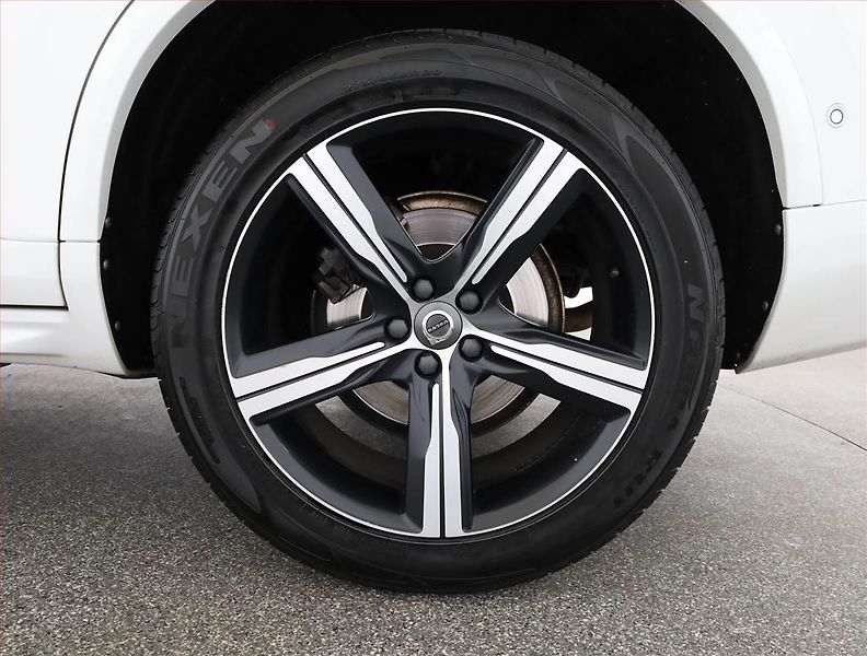 Volvo XC90 (2017) R-Design D5 AWD - fotka 18 z 18