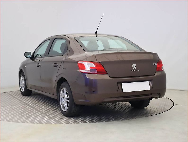 Peugeot 301 (2013) 1.2 VTi, Park. senzory - fotka 4 z 13