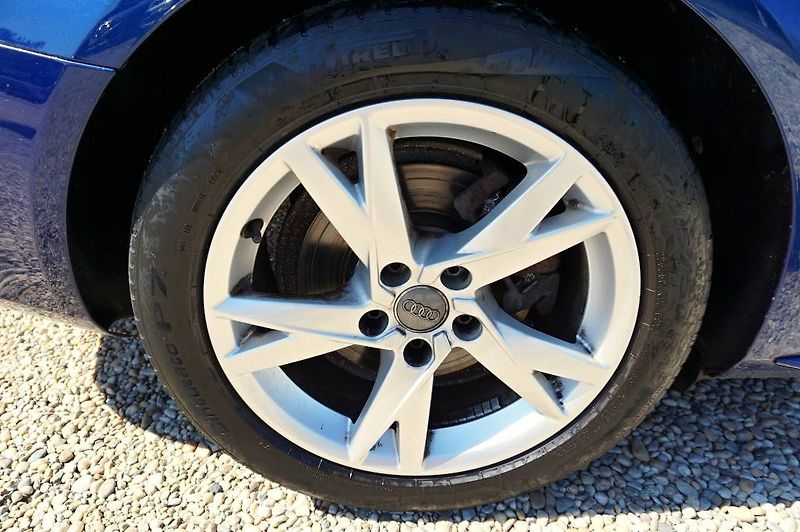 Audi A4 (2013) S-LINE 2,0 TDI 130 kW - fotka 14 z 63