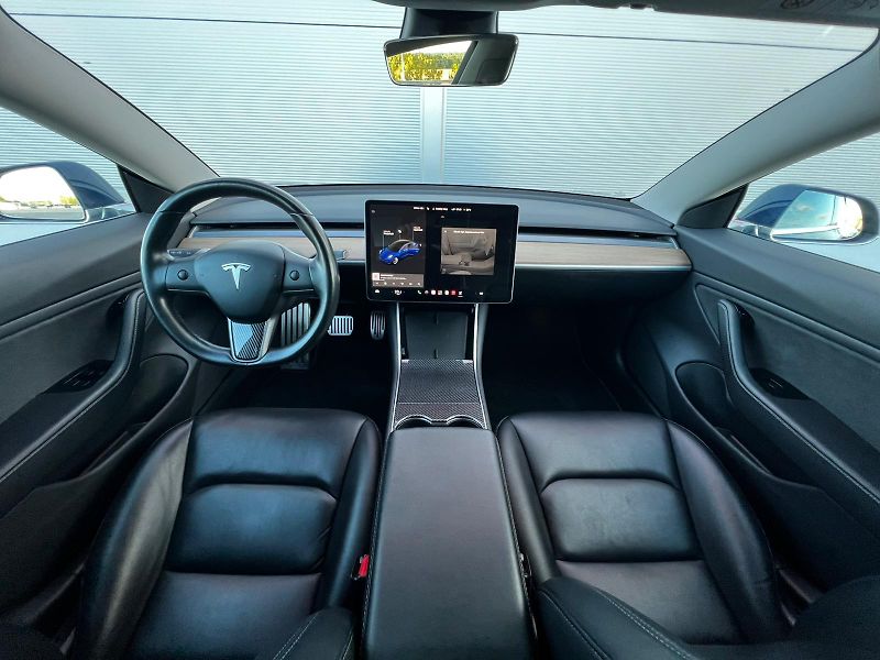 Tesla Model 3 Long Range AWD 75kWh FSD - fotka 7 z 25