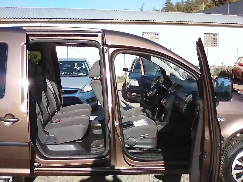 Volkswagen Caddy (2012) 1.2 TSi / 77KW, nové rozvody - fotka 17 z 37