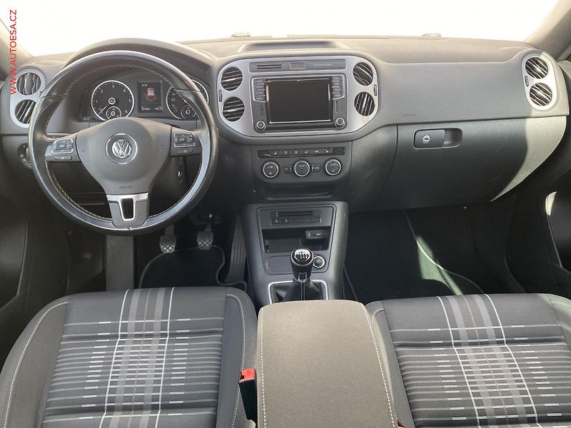 Volkswagen Tiguan (2015) 2.0 TDi, Lounge, navi, kamera - fotka 8 z 17