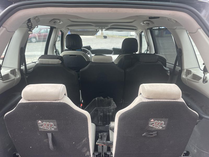 Citroën C4 Picasso (2008) 2.0 16V náhradní díly - fotka 6 z 8