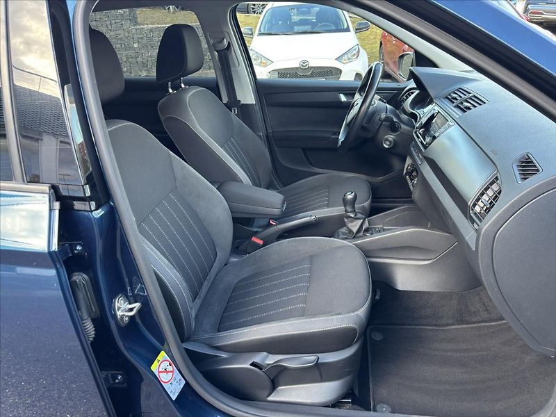 Škoda Fabia 1,0 TSi Style FULL LED CARPLAY - fotka 15 z 39