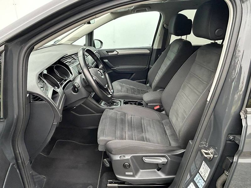 Volkswagen Touran (2022) 1.5 TSI 110kW DSG tažné - fotka 6 z 33