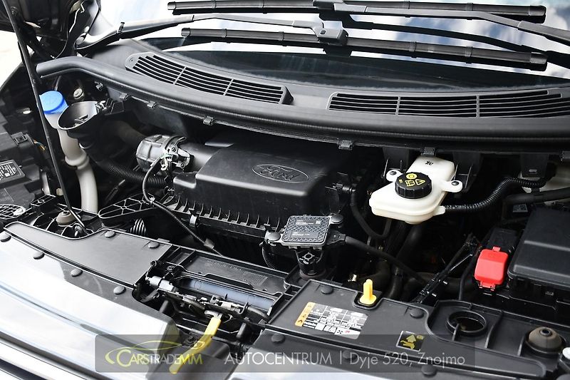 Ford Tourneo Custom 2.0EcoBlue 8.MÍST TITANIUM - fotka 42 z 43