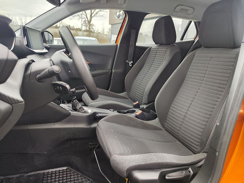 Peugeot 2008 1.2 Puretech/74kW Active Pack - fotka 12 z 28