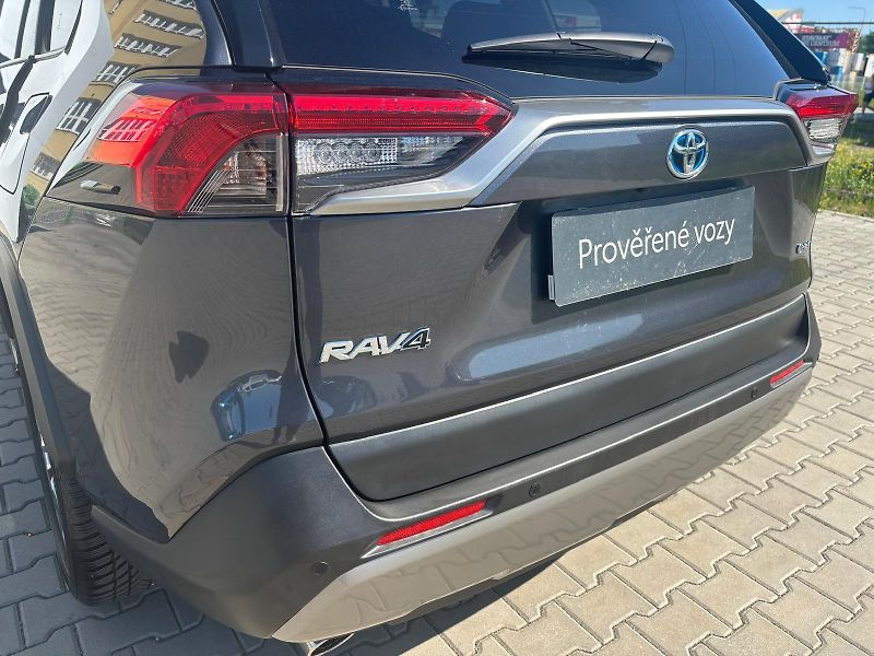 Toyota RAV4 2.5 HSD e-CVT AWD Executive - fotka 29 z 29