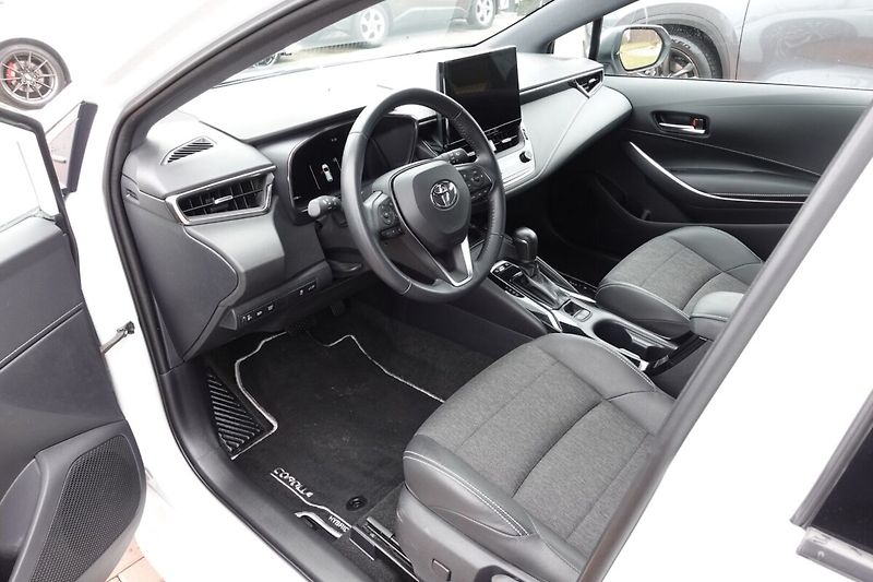 Toyota Corolla ZLEVNĚNO 2,0HSD Style - fotka 11 z 32