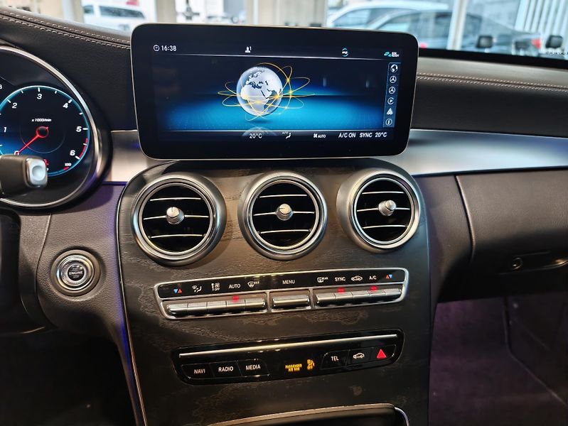 Mercedes-Benz Třídy C 220 d Avantgarde kombi - fotka 29 z 31