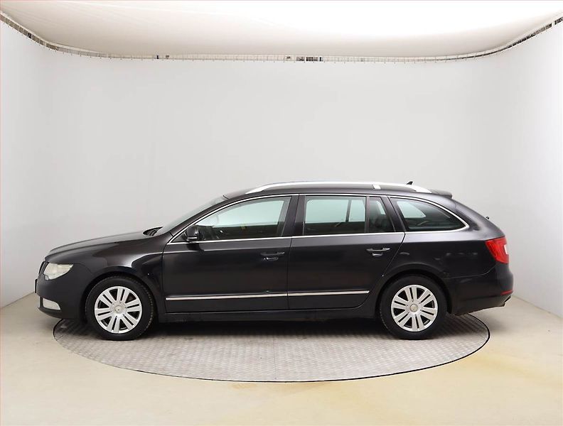 Škoda Superb (2010) 2.0 TDI, Xenony, Tempomat - fotka 3 z 23