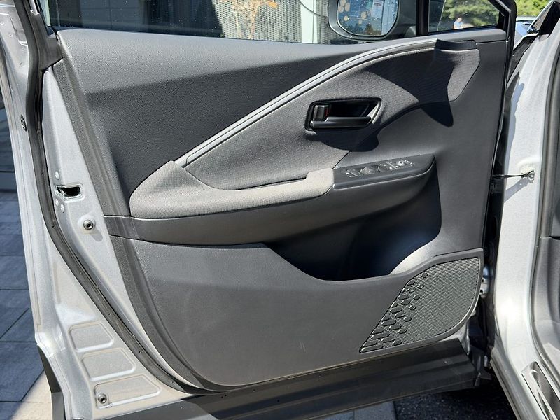 Toyota C-HR 2.0L PHEV Style - fotka 11 z 25