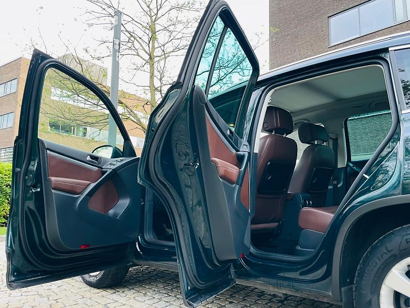 Volkswagen Tiguan 2.0TDI MANUÁL SENZORY 1MAJITEL - fotka 21 z 49