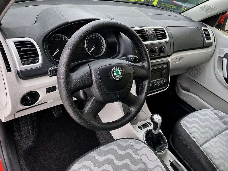 Škoda Fabia Combi 1,2 HTP (51kW)*KLIMA* - fotka 11 z 16