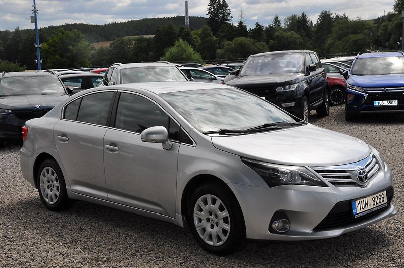 Toyota Avensis 1.8 Valvematic A/T Kůže - fotka 2 z 14