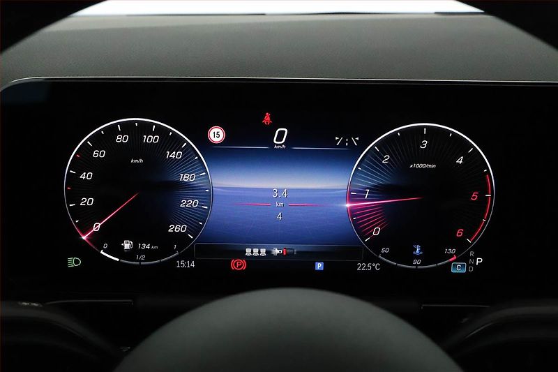 Mercedes-Benz GLA (2025) 200 d, AMG Line, Navigace - fotka 10 z 20