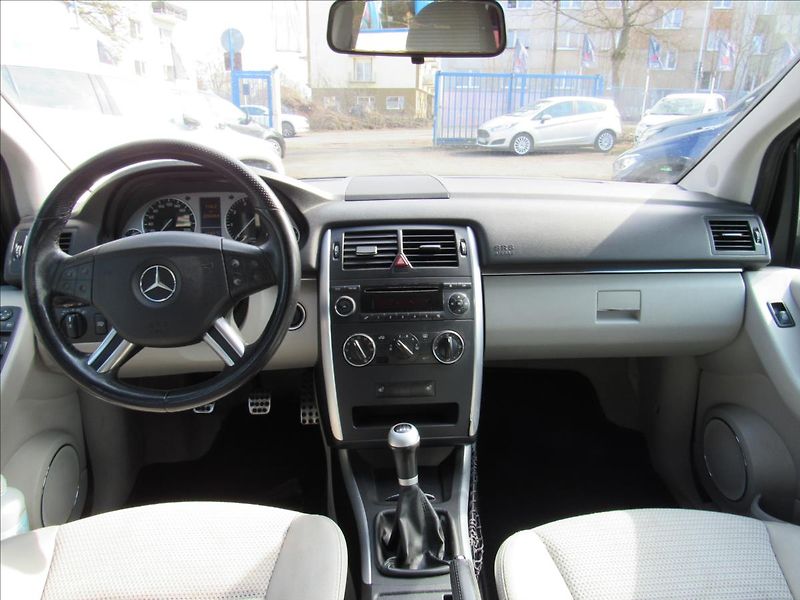 Mercedes-Benz Třídy B 2,0 Turbo B200 - fotka 11 z 25