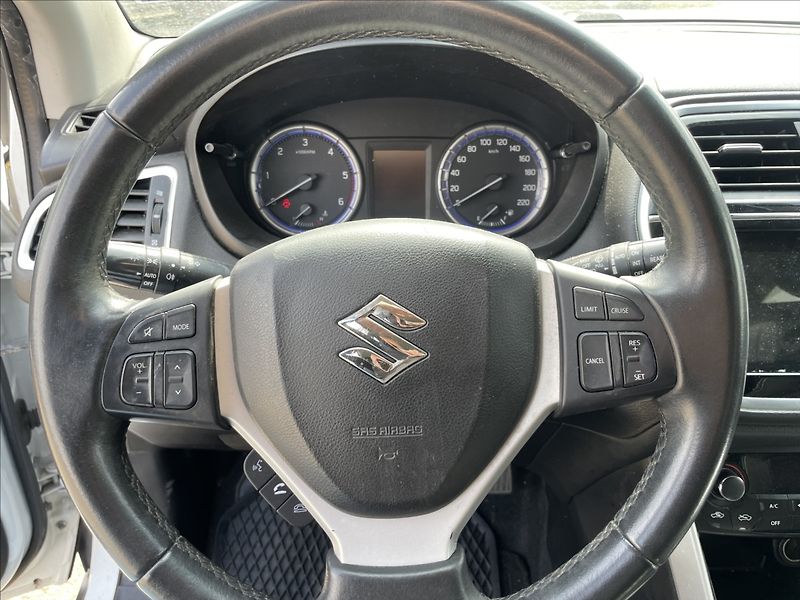 Suzuki SX4 S-Cross 1,6 DDiS 88kw 4x4 havarované, - fotka 16 z 31