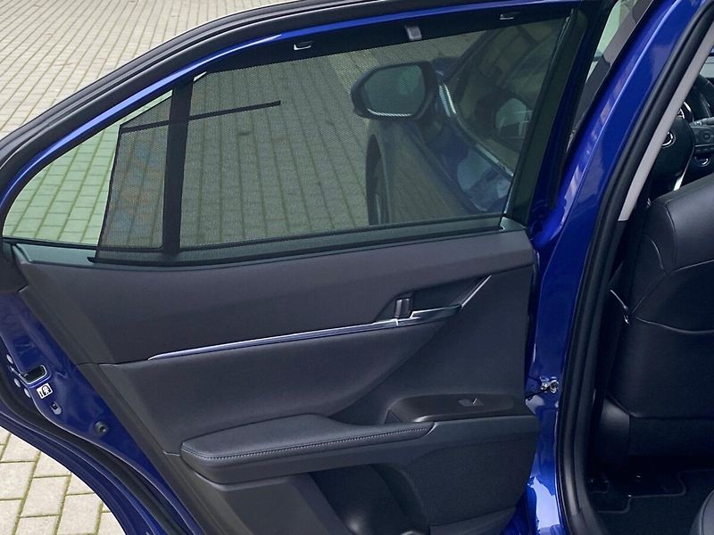 Toyota Camry 2,5 Hybrid Executive VIP - fotka 33 z 38