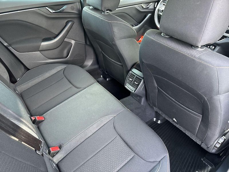 Škoda Kamiq (2023) 1.5 TSI Scoutline - fotka 9 z 30