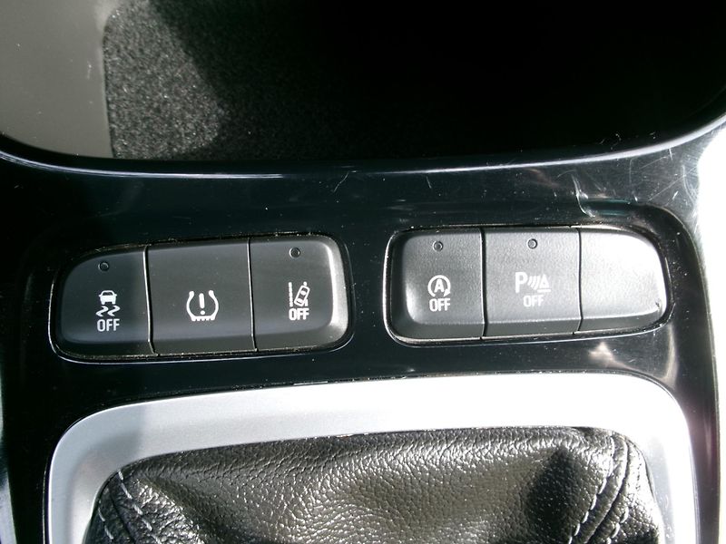 Opel Crossland (2022) 1,2PT FULLLED AC NAVI CAM - fotka 23 z 37