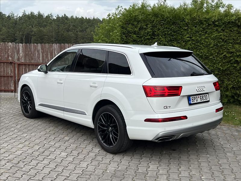Audi Q7 3,0 TDi  MATRIX  VZDUCH  200kW - fotka 4 z 54