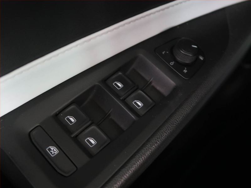 Seat Leon (2014) 2.0 TSI Cupra 280, Automat - fotka 17 z 17