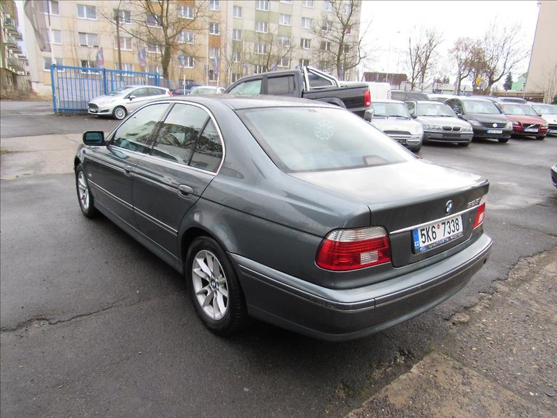 BMW Řada 5 2,5 525i Steptronic Exklusiv - fotka 4 z 28