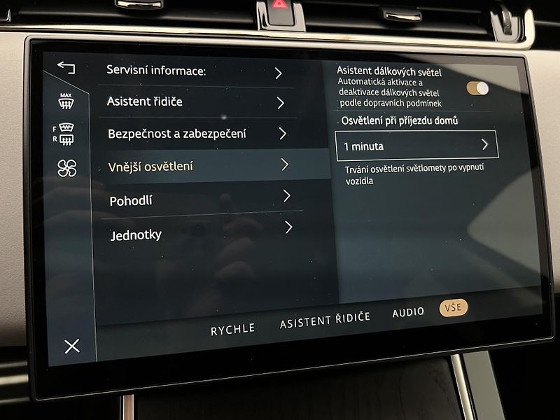 Land Rover Range Rover Evoque P250 DYNAMIC SE AWD AUT CZ - fotka 43 z 43
