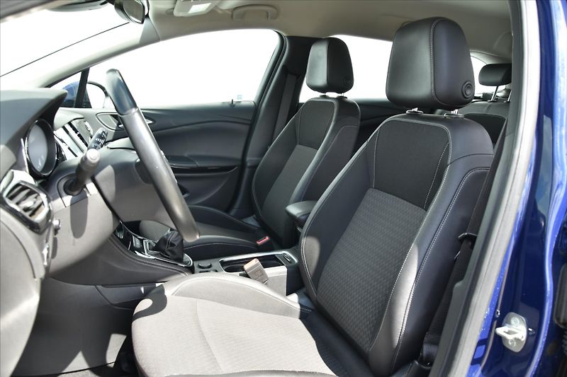 Opel Astra 1.4 TURBO 110kW ST ENJOY ČR - fotka 9 z 26