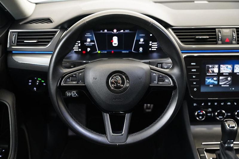 Škoda Superb - fotka 18 z 27