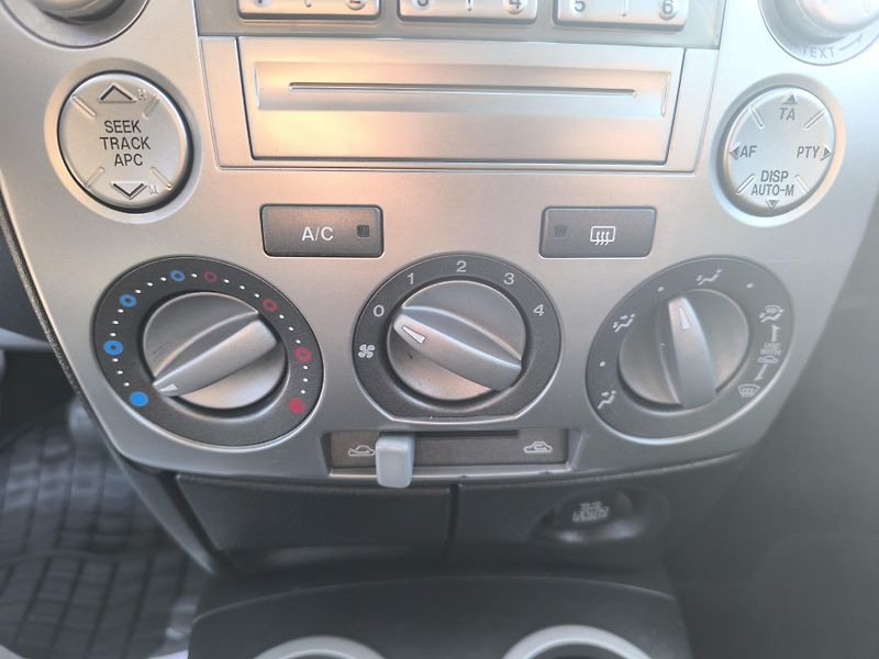 Mazda 2 (2007) 1.3 BENZÍN.DOL. KM - fotka 20 z 27