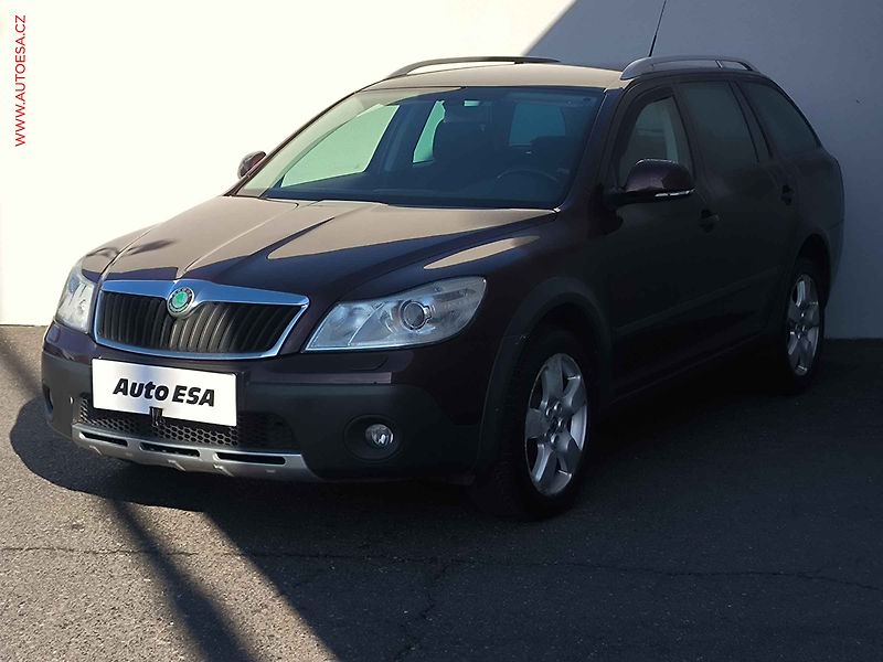 Škoda Octavia (2010) 2.0TDi 4x4, ČR, Scout, bixen - fotka 3 z 17