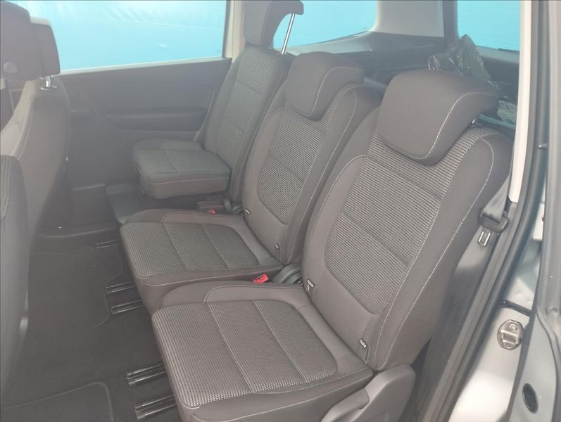Volkswagen Sharan 2,0 TDi 110KW - fotka 10 z 21