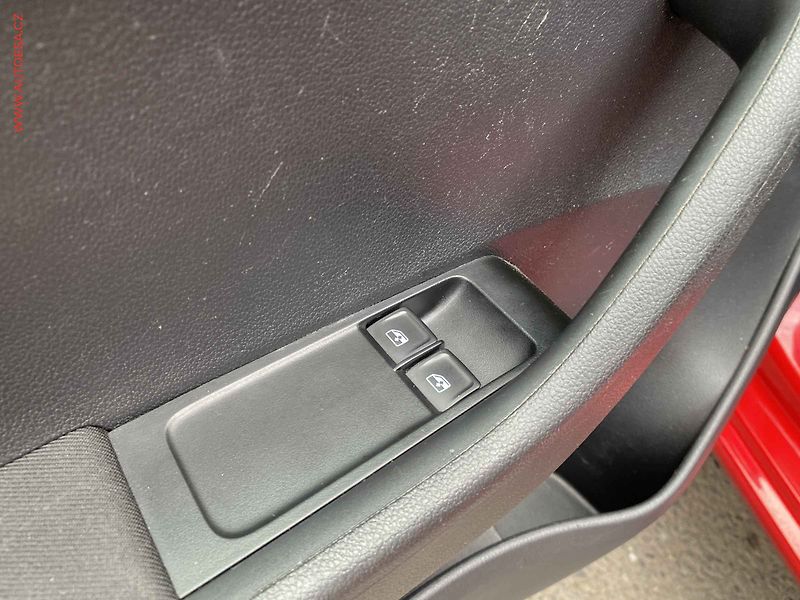 Škoda Fabia (2019) 1.0 TSI, ČR, servis.kniha, AC - fotka 13 z 16