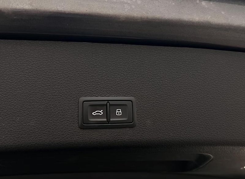 Audi Q8 e-tron 55 Q 360k Matrix Vzduch Pano - fotka 30 z 35
